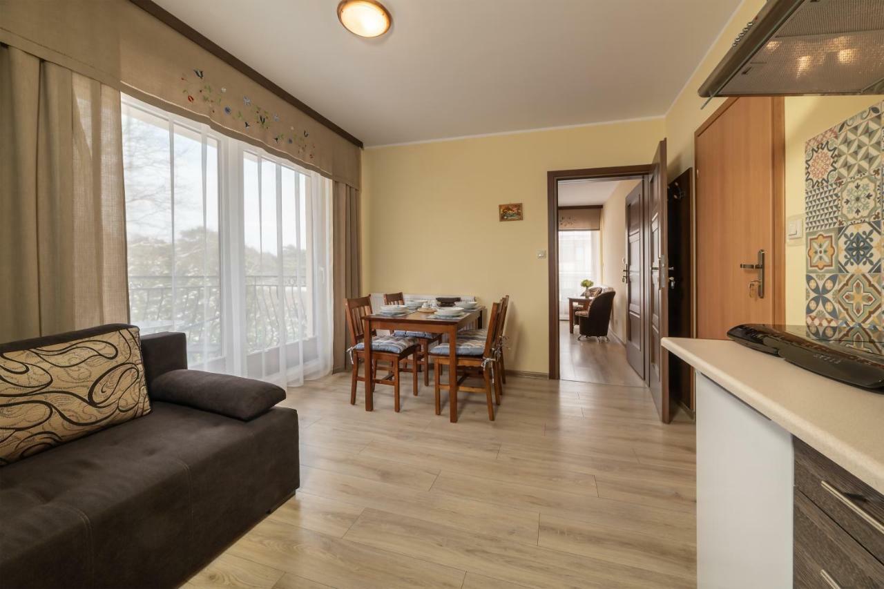 Dom Jastrzebia Z Basenem I Jacuzzi Apartment Jastrzebia Gora Luaran gambar
