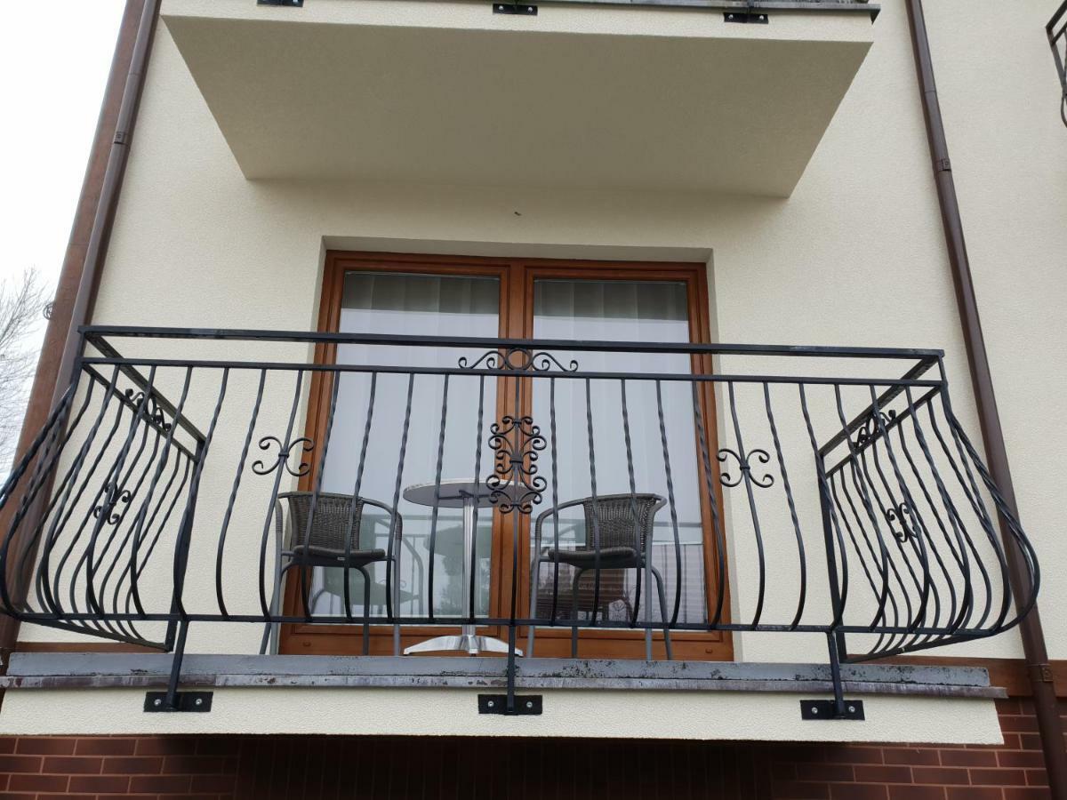 Dom Jastrzebia Z Basenem I Jacuzzi Apartment Jastrzebia Gora Luaran gambar