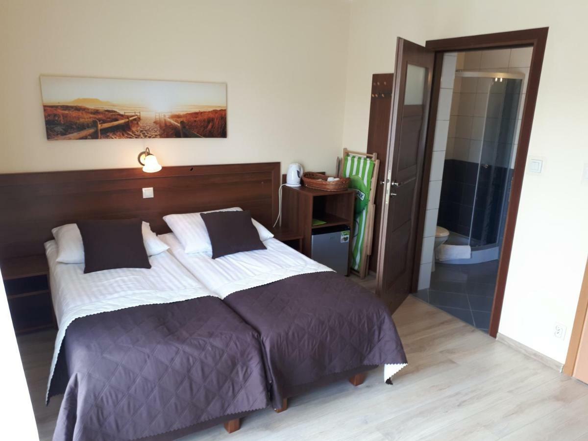 Dom Jastrzebia Z Basenem I Jacuzzi Apartment Jastrzebia Gora Luaran gambar