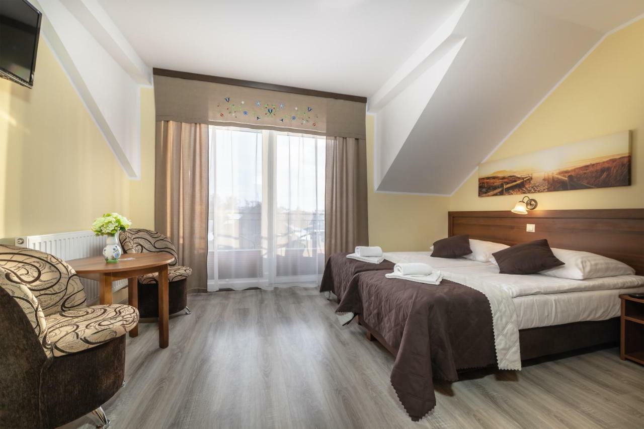 Dom Jastrzebia Z Basenem I Jacuzzi Apartment Jastrzebia Gora Luaran gambar