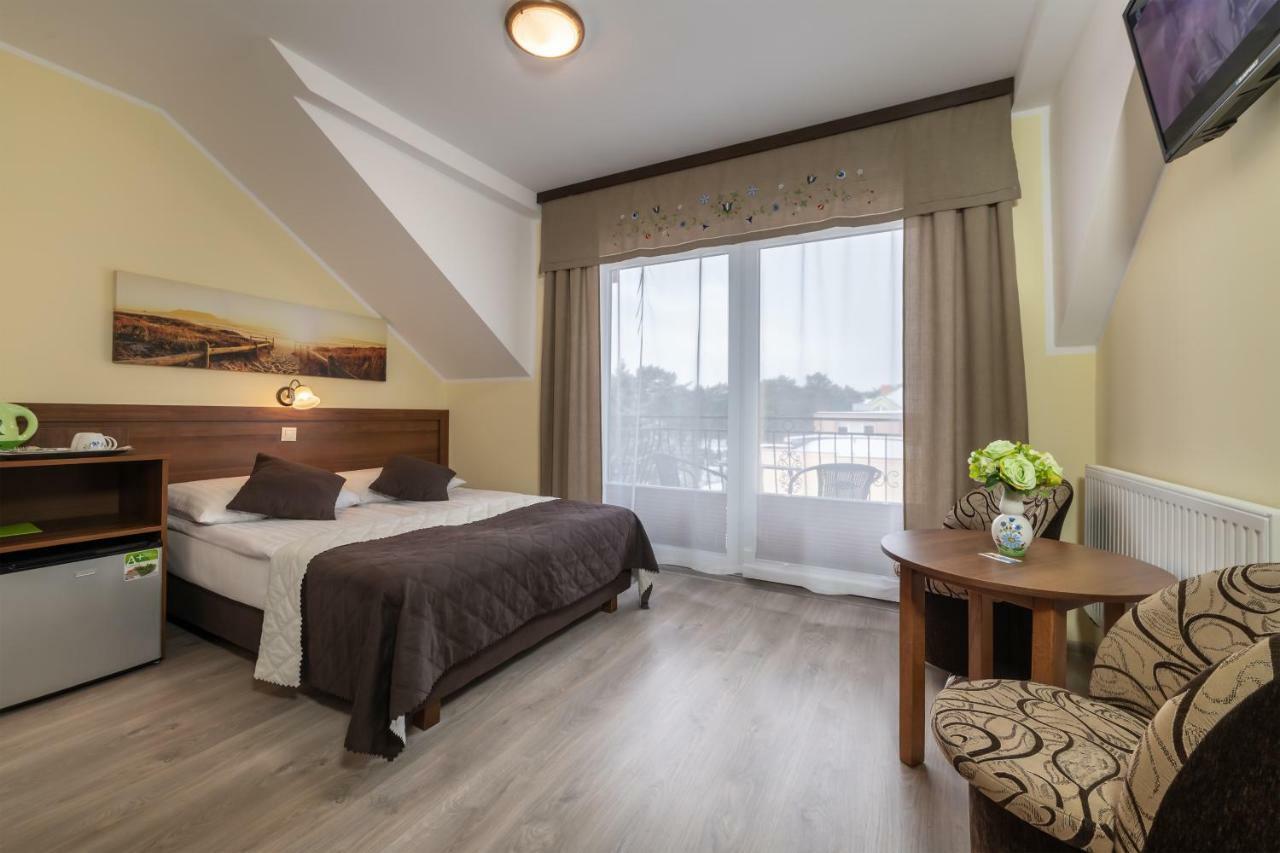 Dom Jastrzebia Z Basenem I Jacuzzi Apartment Jastrzebia Gora Luaran gambar