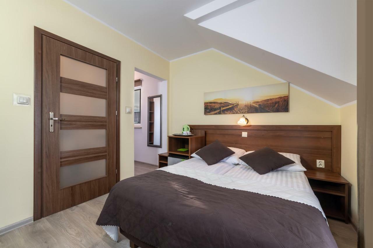 Dom Jastrzebia Z Basenem I Jacuzzi Apartment Jastrzebia Gora Luaran gambar