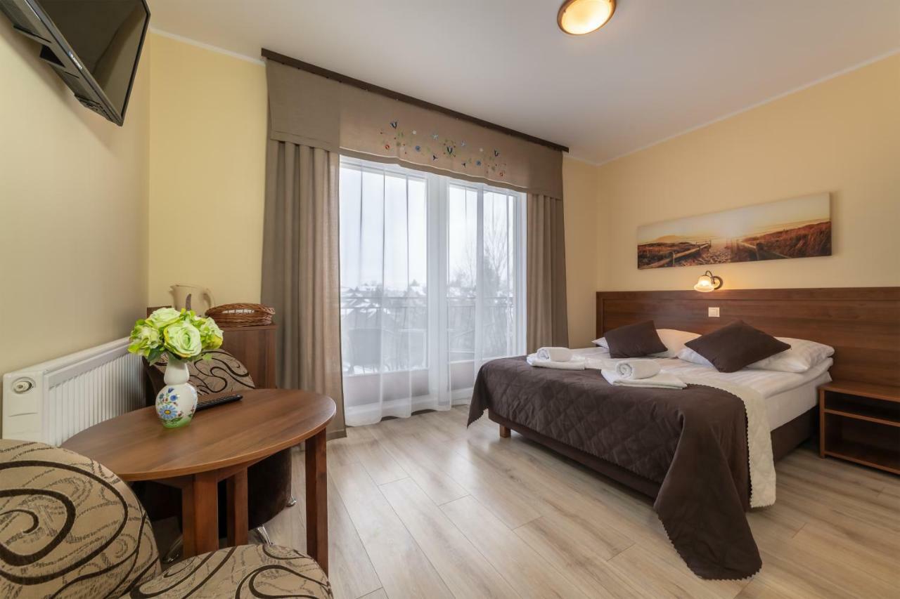 Dom Jastrzebia Z Basenem I Jacuzzi Apartment Jastrzebia Gora Luaran gambar