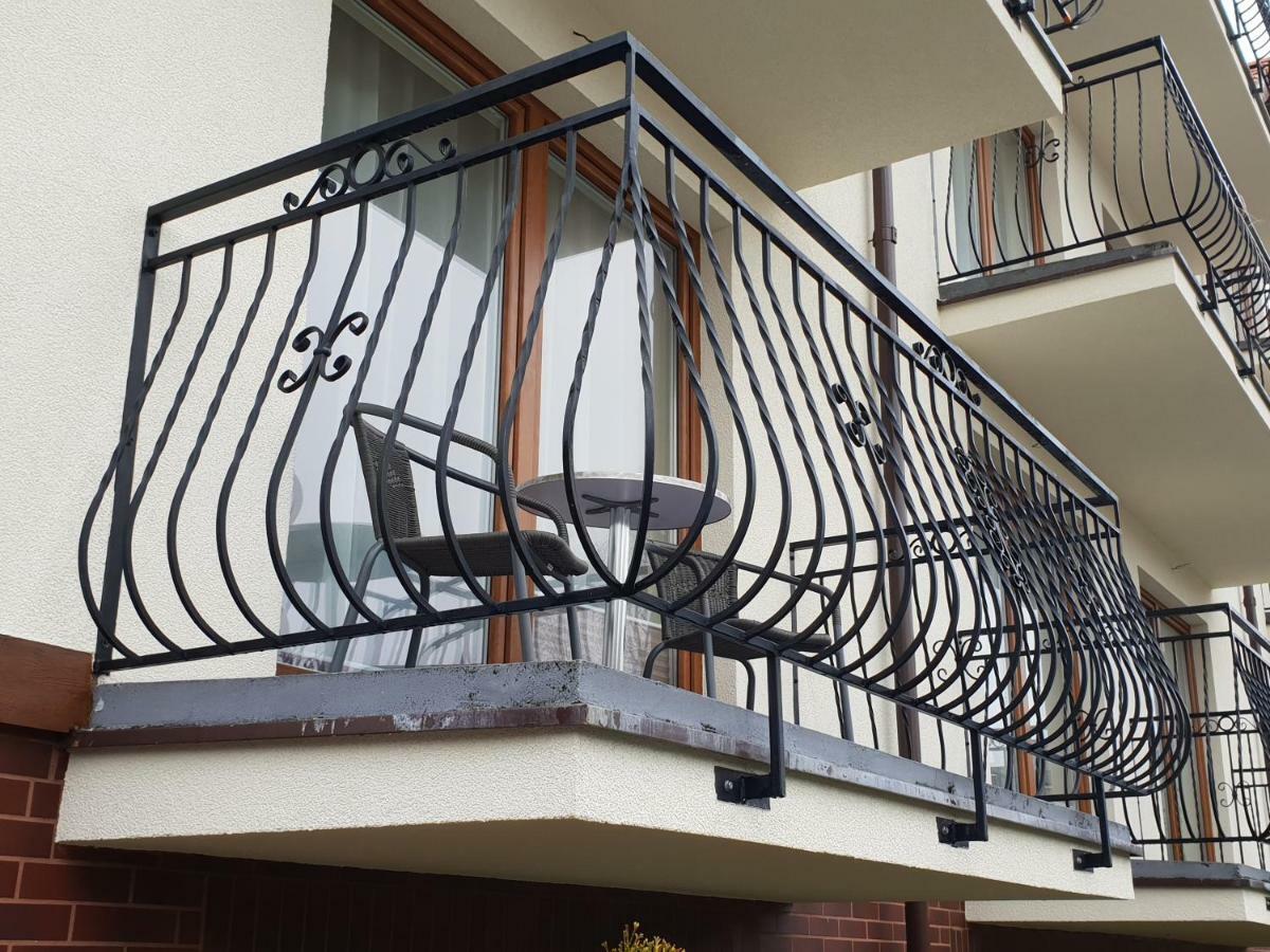 Dom Jastrzebia Z Basenem I Jacuzzi Apartment Jastrzebia Gora Luaran gambar