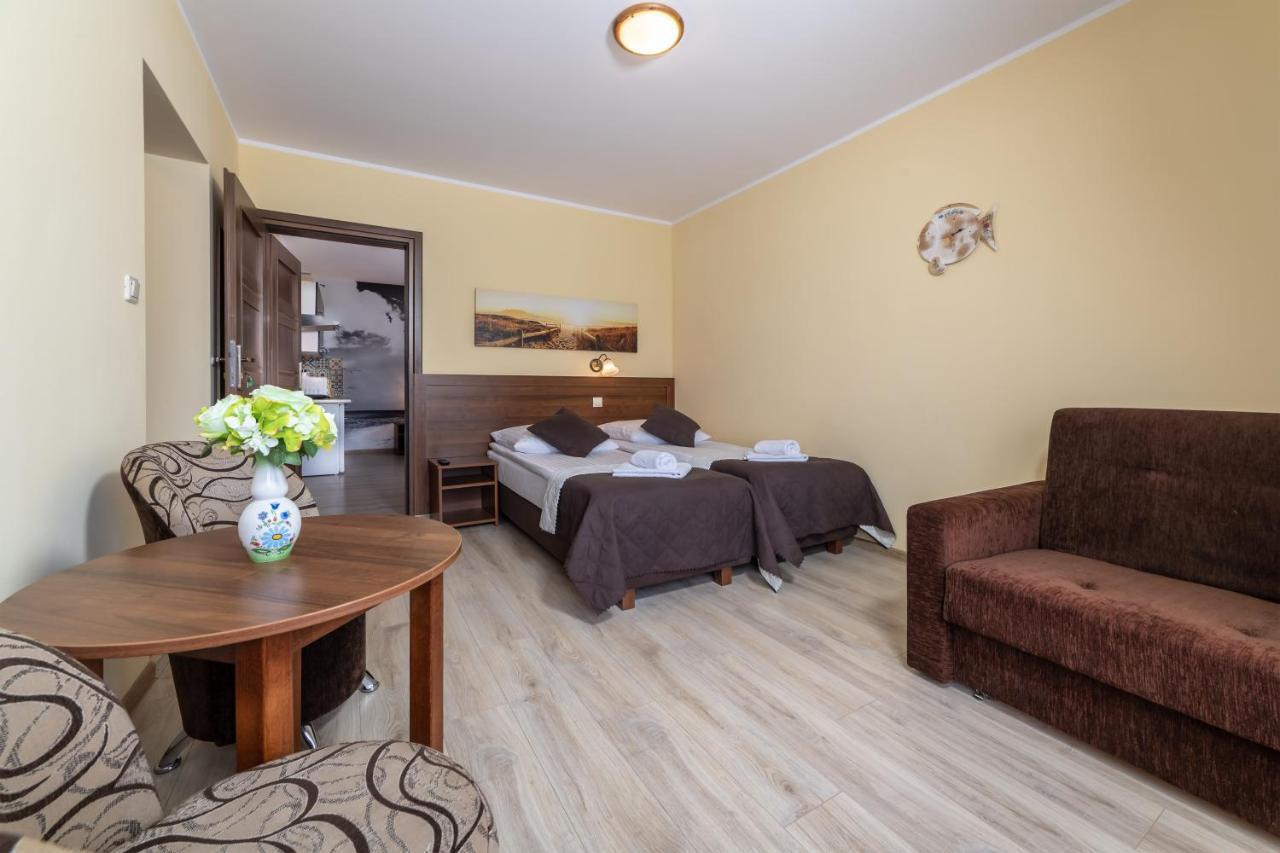 Dom Jastrzebia Z Basenem I Jacuzzi Apartment Jastrzebia Gora Luaran gambar